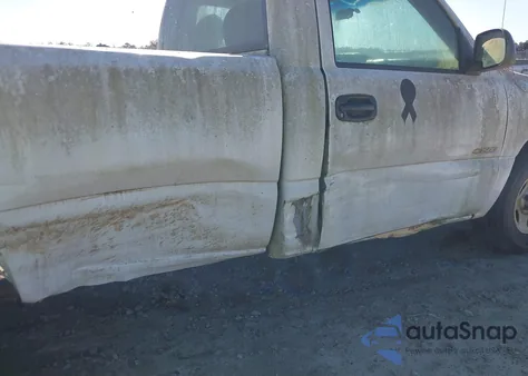 2000 Chevrolet Silverado 1500 z USA, uszkodzony, nr VIN 1GCEC14VXYE378477